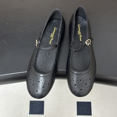Gianvito Rossi 26 早秋新款 罗西GR 复古雕花冲孔芭蕾舞鞋薄底超软浅口单鞋经典 R 扣一字带平底玛丽珍 Gianvito Rossi 26 早秋新款 罗西GR 复古雕花冲孔芭蕾舞鞋薄底超软浅口单鞋经典 R 扣一字带平底玛丽珍