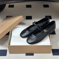 Gianvito Rossi 26 早秋新款 罗西GR 复古雕花冲孔芭蕾舞鞋薄底超软浅口单鞋经典 R 扣一字带平底玛丽珍 Gianvito Rossi 26 早秋新款 罗西GR 复古雕花冲孔芭蕾舞鞋薄底超软浅口单鞋经典 R 扣一字带平底玛丽珍