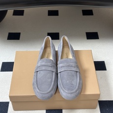 Gianvito Rossi 26 早秋新款 罗西GR 芭蕾舞鞋薄底超软浅口单鞋平底复古麂皮绒面乐福鞋 轻盈生趣,姿态自 Gianvito Rossi 26 早秋新款 罗西GR 芭蕾舞鞋薄底超软浅口单鞋平底复古麂皮绒面乐福鞋 轻盈生趣,姿态自