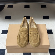 Gianvito Rossi 26 早秋新款 罗西GR 芭蕾舞鞋薄底超软浅口单鞋平底复古麂皮绒面乐福鞋 轻盈生趣,姿态自 Gianvito Rossi 26 早秋新款 罗西GR 芭蕾舞鞋薄底超软浅口单鞋平底复古麂皮绒面乐福鞋 轻盈生趣,姿态自