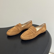 Gianvito Rossi 26 早秋新款 罗西GR 芭蕾舞鞋薄底超软浅口单鞋平底复古麂皮绒面乐福鞋 轻盈生趣,姿态自 Gianvito Rossi 26 早秋新款 罗西GR 芭蕾舞鞋薄底超软浅口单鞋平底复古麂皮绒面乐福鞋 轻盈生趣,姿态自