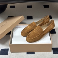 Gianvito Rossi 26 早秋新款 罗西GR 芭蕾舞鞋薄底超软浅口单鞋平底复古麂皮绒面乐福鞋 轻盈生趣,姿态自 Gianvito Rossi 26 早秋新款 罗西GR 芭蕾舞鞋薄底超软浅口单鞋平底复古麂皮绒面乐福鞋 轻盈生趣,姿态自