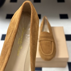 Gianvito Rossi 26 早秋新款 罗西GR 芭蕾舞鞋薄底超软浅口单鞋平底复古麂皮绒面乐福鞋 轻盈生趣,姿态自 Gianvito Rossi 26 早秋新款 罗西GR 芭蕾舞鞋薄底超软浅口单鞋平底复古麂皮绒面乐福鞋 轻盈生趣,姿态自