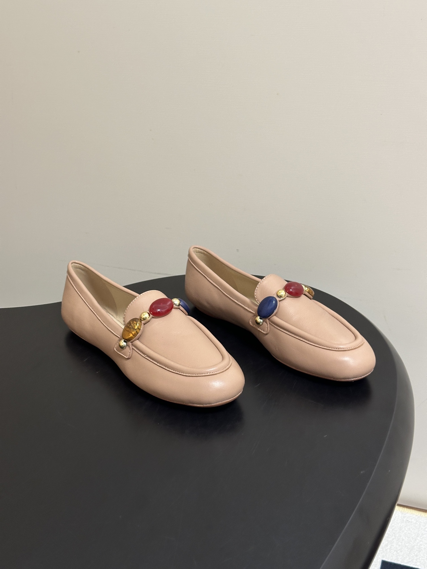Gianvito Rossi26s 早秋新款 罗西GR宝石芭蕾舞鞋平底复古乐福鞋 异域风情满满的宝石，像一串手串，串戴在
