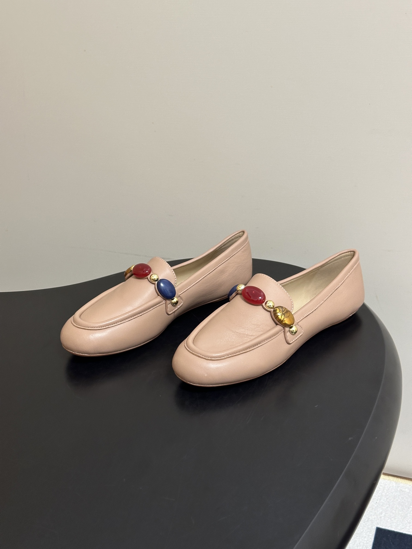 Gianvito Rossi26s 早秋新款 罗西GR宝石芭蕾舞鞋平底复古乐福鞋 异域风情满满的宝石，像一串手串，串戴在