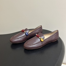 Gianvito Rossi26s 早秋新款 罗西GR宝石芭蕾舞鞋平底复古乐福鞋 异域风情满满的宝石,像一串手串,串戴在 Gianvito Rossi26s 早秋新款 罗西GR宝石芭蕾舞鞋平底复古乐福鞋 异域风情满满的宝石,像一串手串,串戴在