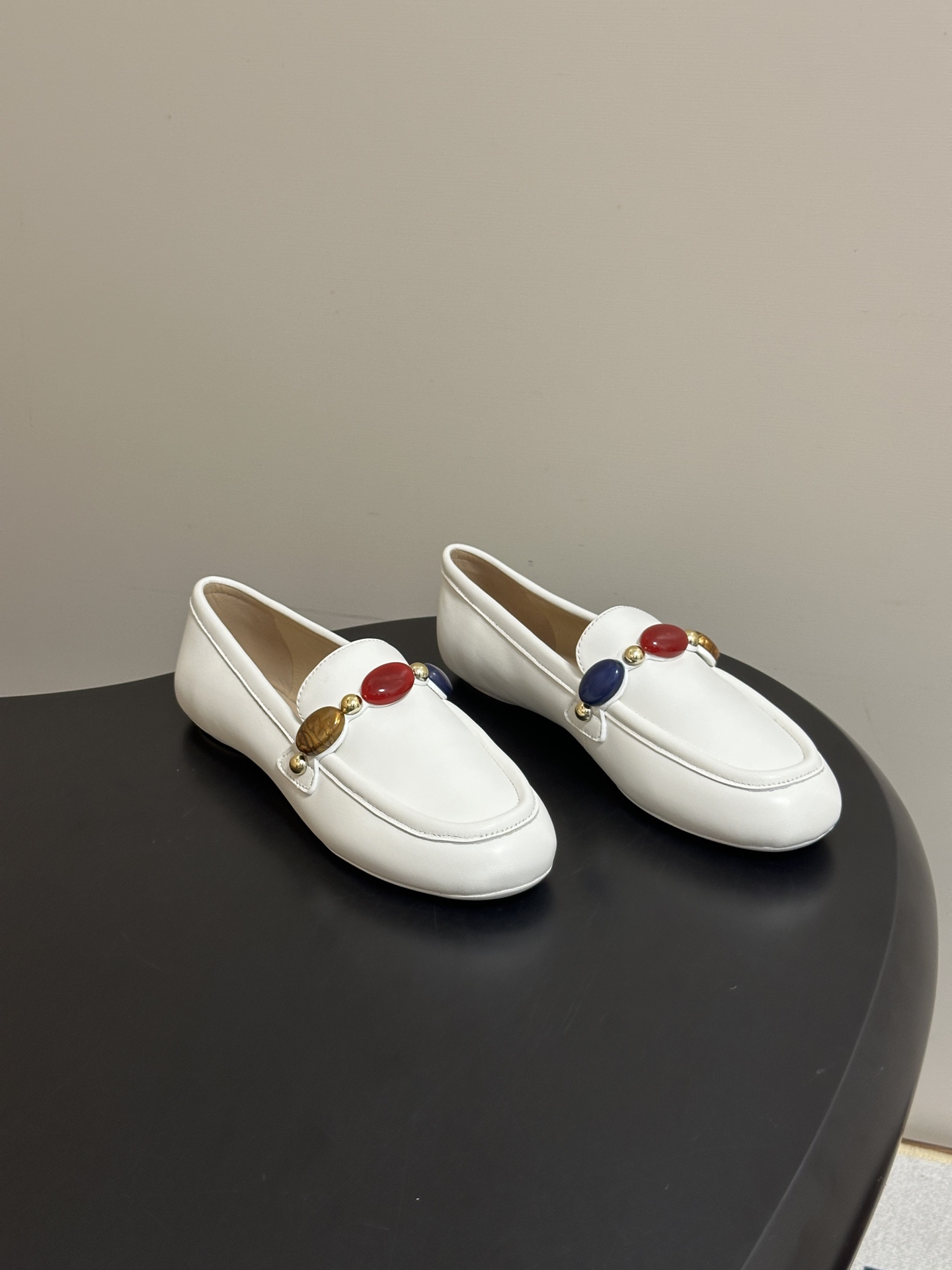 Gianvito Rossi26s 早秋新款 罗西GR宝石芭蕾舞鞋平底复古乐福鞋 异域风情满满的宝石，像一串手串，串戴在