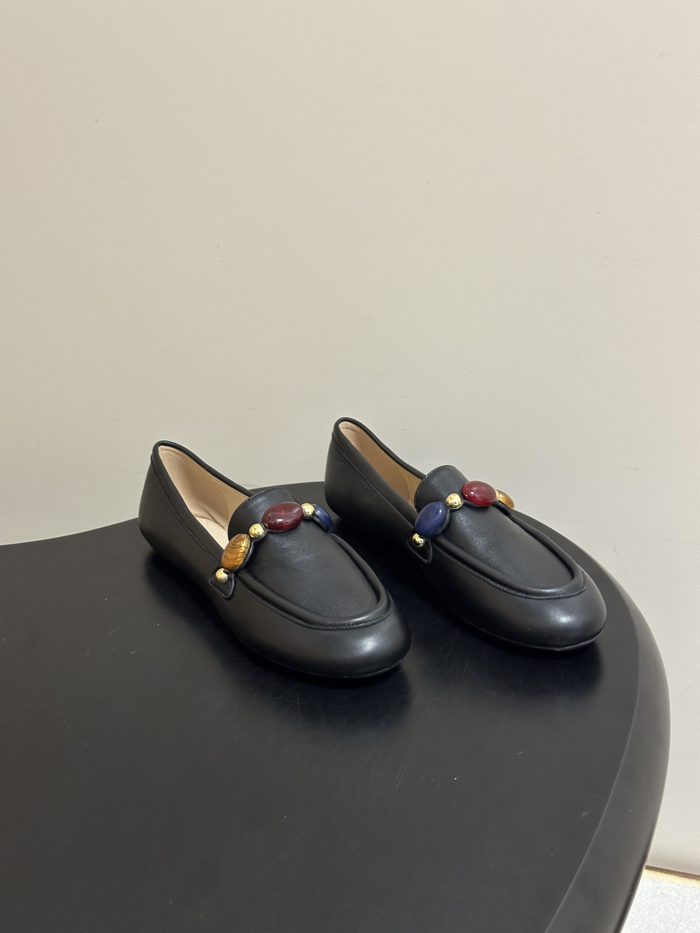 Gianvito Rossi26s 早秋新款 罗西GR宝石芭蕾舞鞋平底复古乐福鞋 异域风情满满的宝石，像一串手串，串戴在