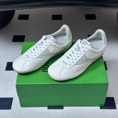 男码➕10 Bottega Veneta BV葆蝶家 26ss 早秋新款 复古阿甘鞋 老钱风系带德训鞋休闲运动鞋情侣款 男码➕10 Bottega Veneta BV葆蝶家 26ss 早秋新款 复古阿甘鞋 老钱风系带德训鞋休闲运动鞋情侣款