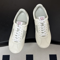 男码➕10 Bottega Veneta BV葆蝶家 26ss 早秋新款 复古阿甘鞋 老钱风系带德训鞋休闲运动鞋情侣款 男码➕10 Bottega Veneta BV葆蝶家 26ss 早秋新款 复古阿甘鞋 老钱风系带德训鞋休闲运动鞋情侣款