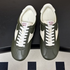 男码➕10 Bottega Veneta BV葆蝶家 26ss 早秋新款 复古阿甘鞋 老钱风系带德训鞋休闲运动鞋情侣款 男码➕10 Bottega Veneta BV葆蝶家 26ss 早秋新款 复古阿甘鞋 老钱风系带德训鞋休闲运动鞋情侣款