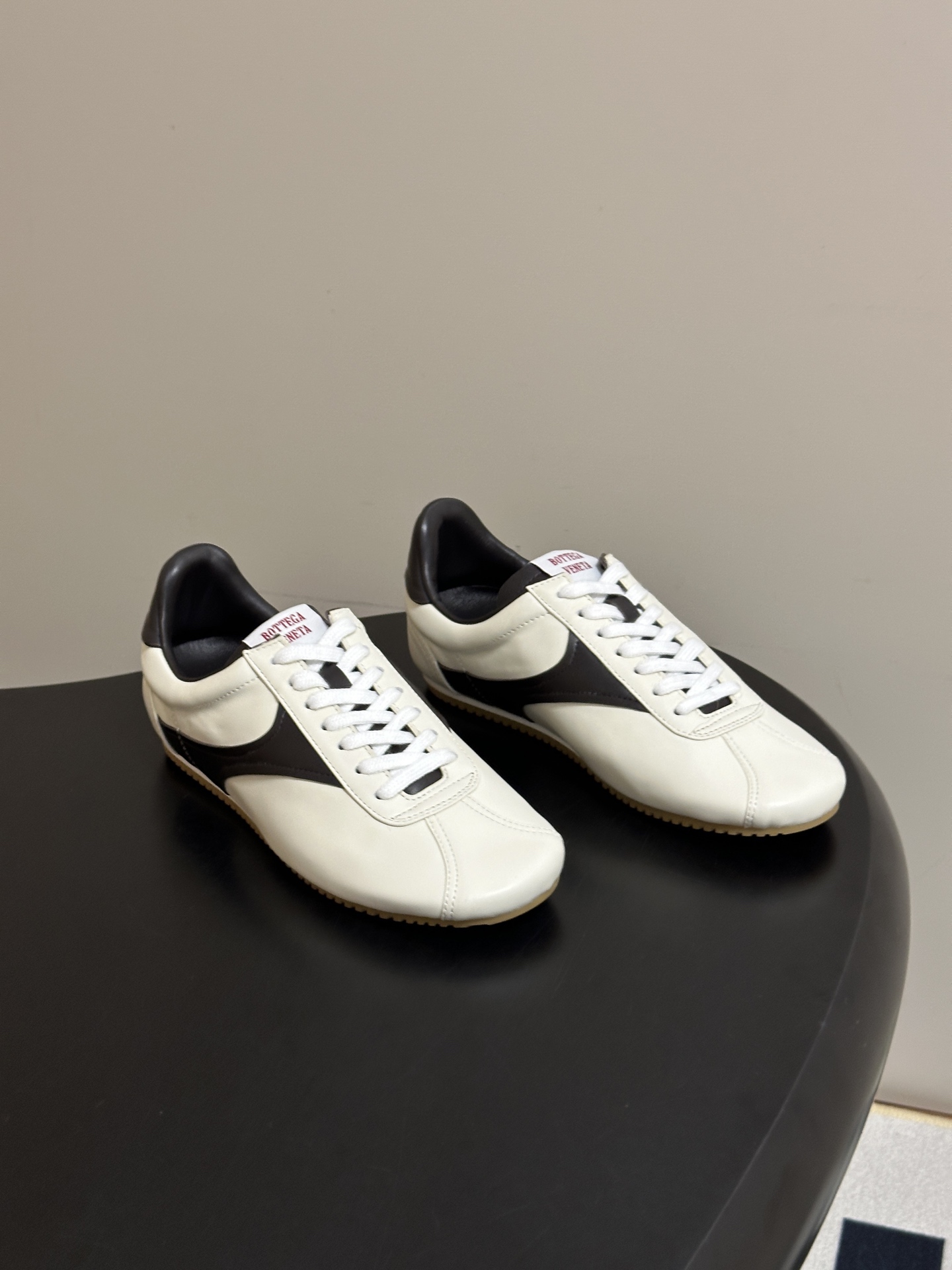男码➕10 Bottega Veneta BV葆蝶家 26ss 早秋新款 复古阿甘鞋 老钱风系带德训鞋休闲运动鞋情侣款 