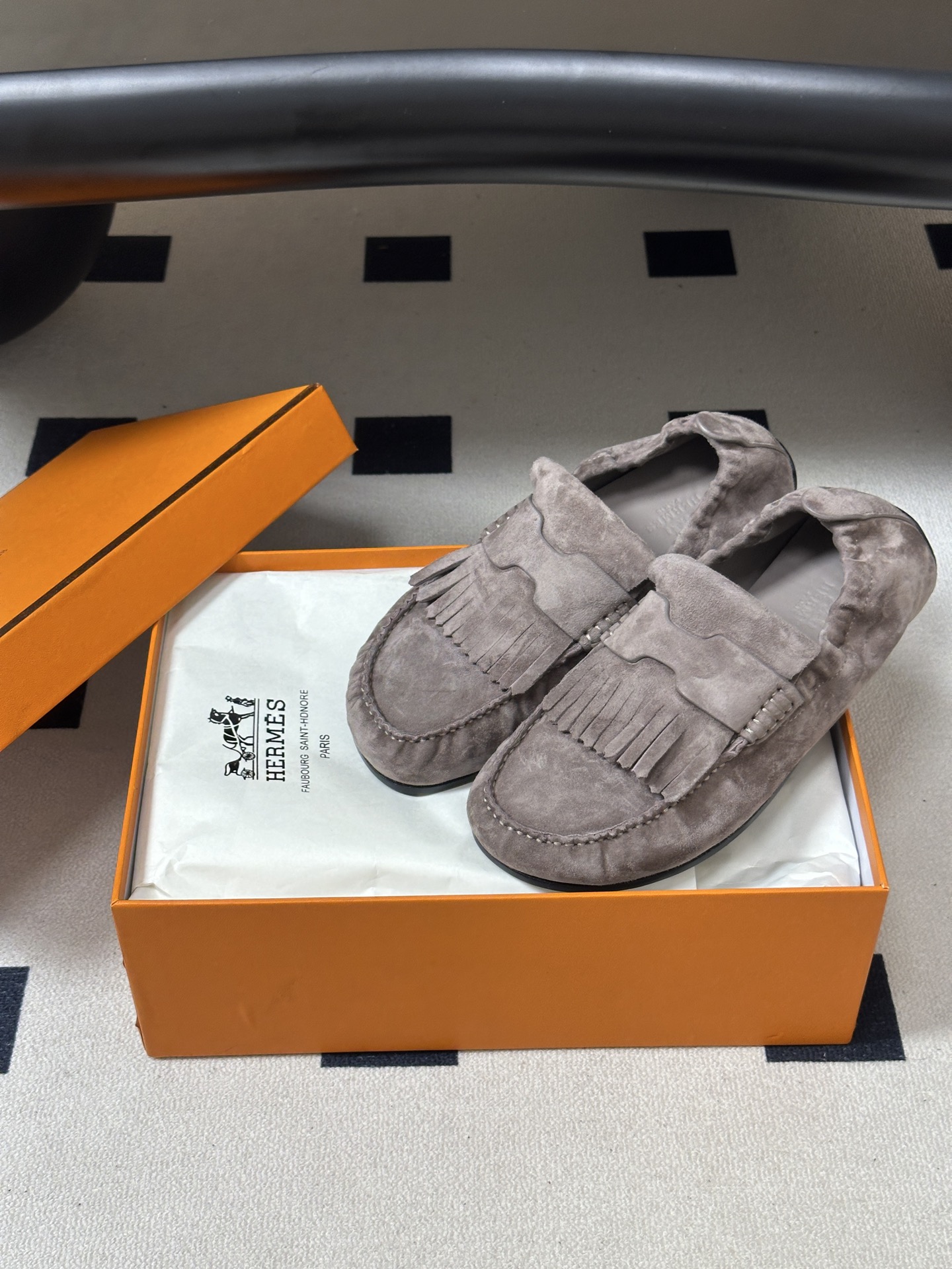 顶级品质 Hermes 爱马仕🐎H家 26s 早秋新款Nod乐福鞋系列麂皮绒面圆头复古老钱风乐福鞋流苏勃肯风平底休闲鞋 