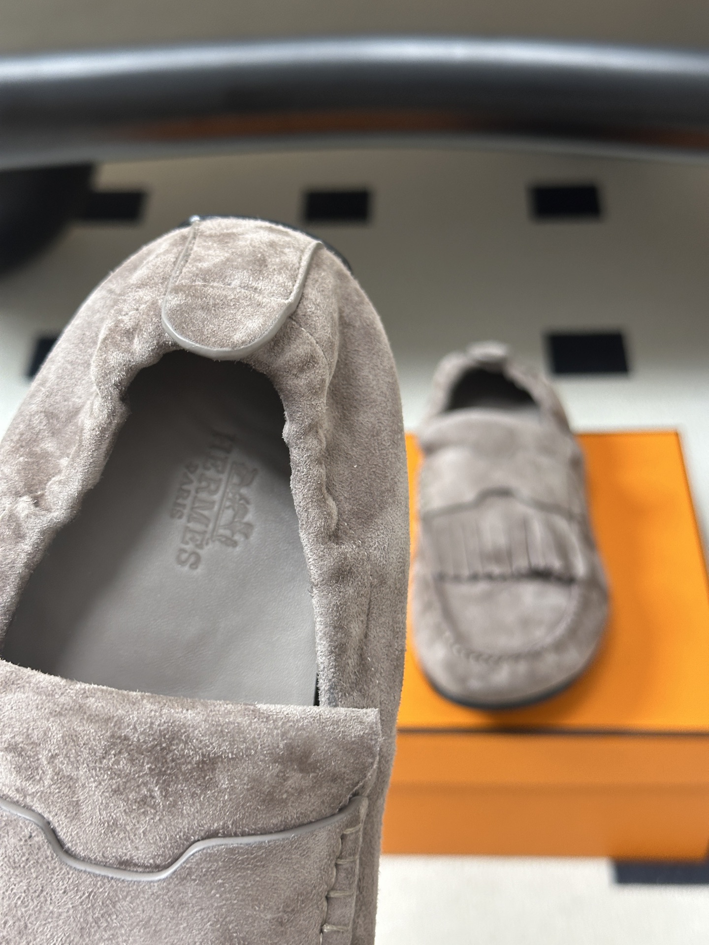 顶级品质 Hermes 爱马仕🐎H家 26s 早秋新款Nod乐福鞋系列麂皮绒面圆头复古老钱风乐福鞋流苏勃肯风平底休闲鞋 
