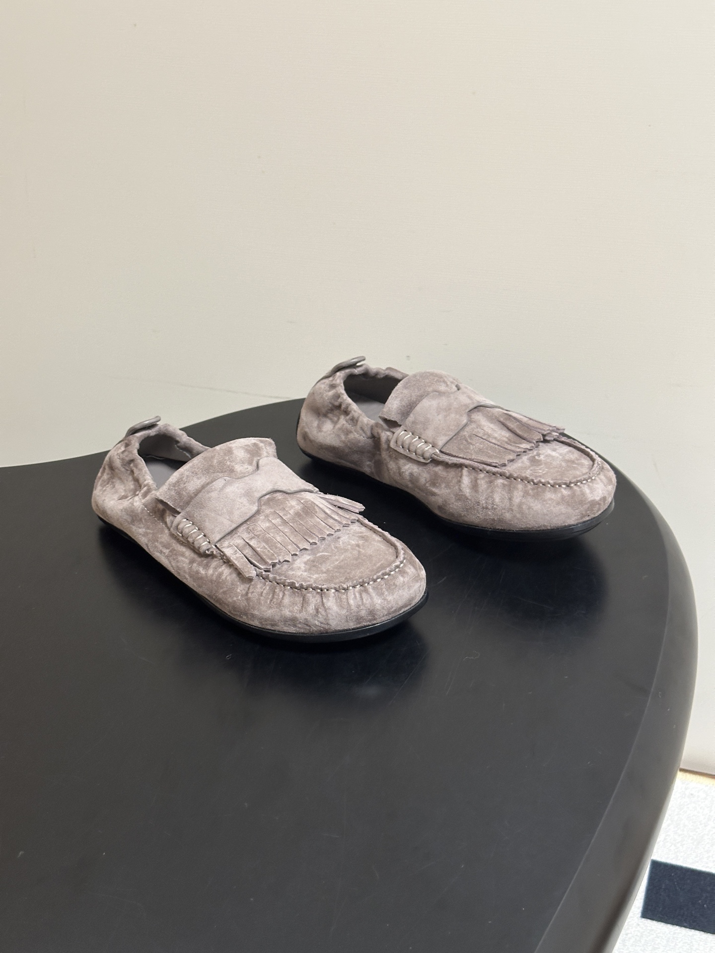 顶级品质 Hermes 爱马仕🐎H家 26s 早秋新款Nod乐福鞋系列麂皮绒面圆头复古老钱风乐福鞋流苏勃肯风平底休闲鞋 