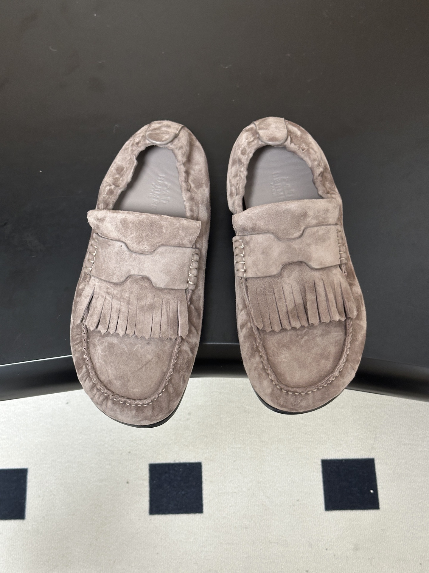 顶级品质 Hermes 爱马仕🐎H家 26s 早秋新款Nod乐福鞋系列麂皮绒面圆头复古老钱风乐福鞋流苏勃肯风平底休闲鞋 