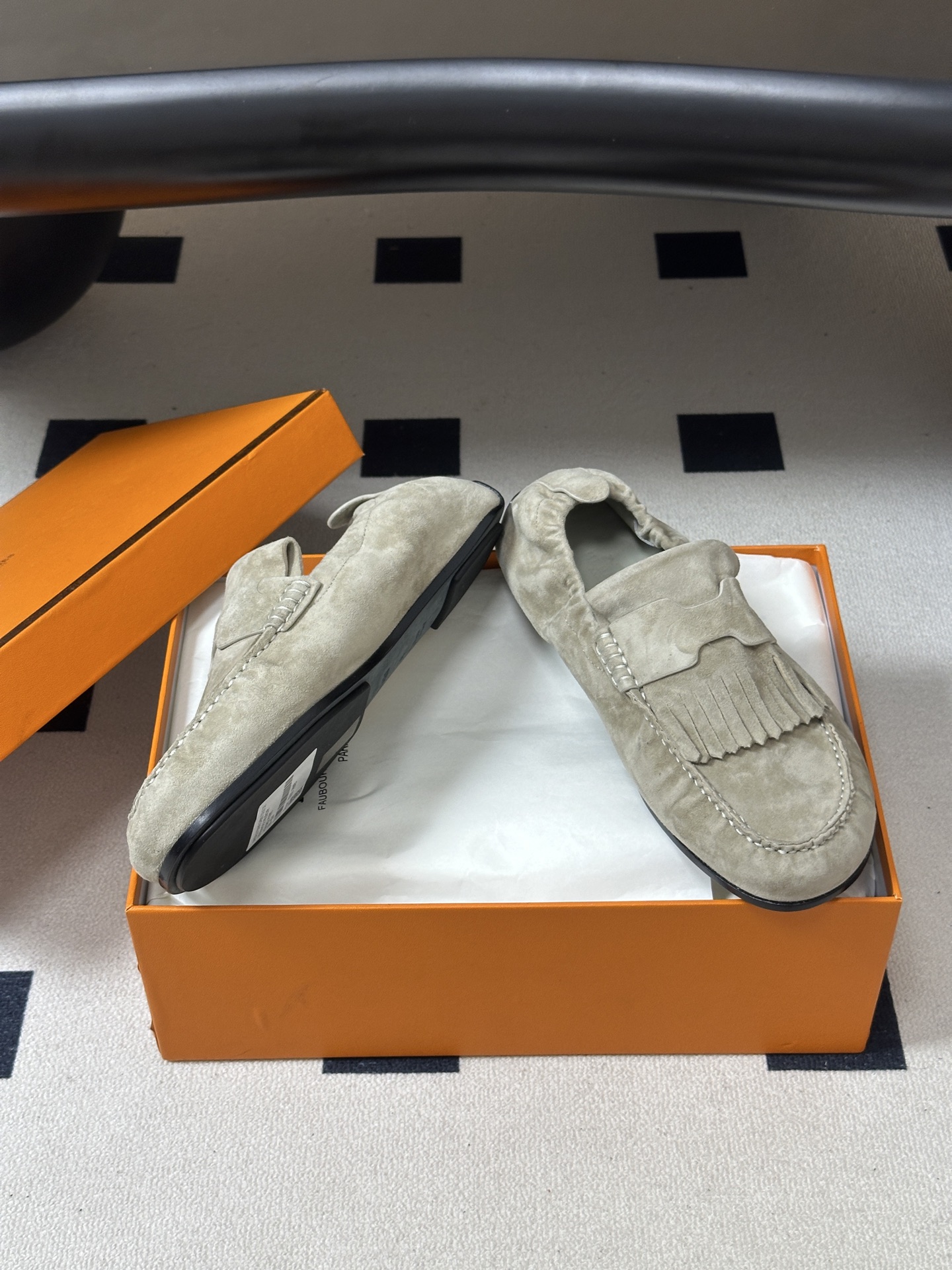 顶级品质 Hermes 爱马仕🐎H家 26s 早秋新款Nod乐福鞋系列麂皮绒面圆头复古老钱风乐福鞋流苏勃肯风平底休闲鞋 