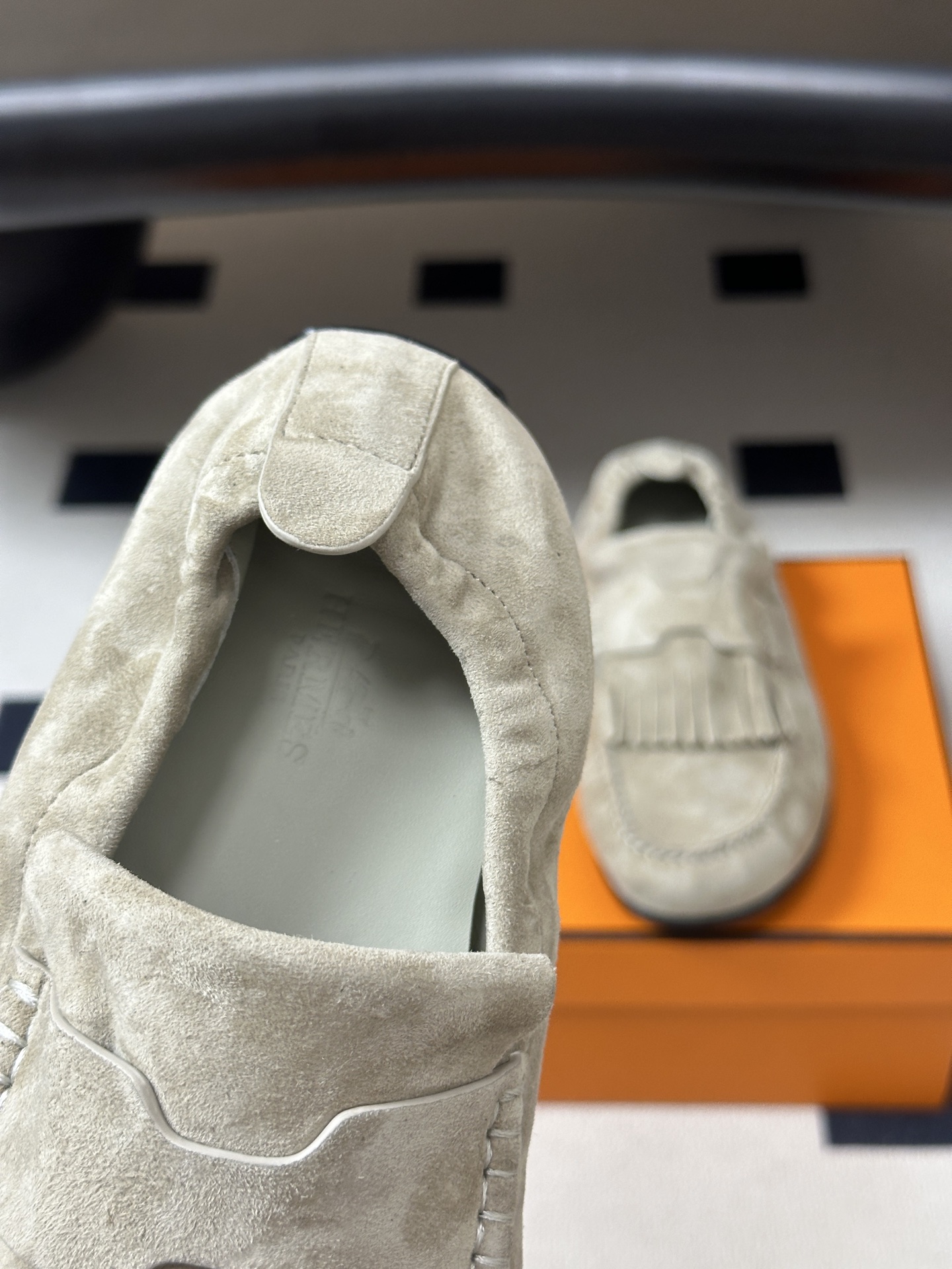 顶级品质 Hermes 爱马仕🐎H家 26s 早秋新款Nod乐福鞋系列麂皮绒面圆头复古老钱风乐福鞋流苏勃肯风平底休闲鞋 