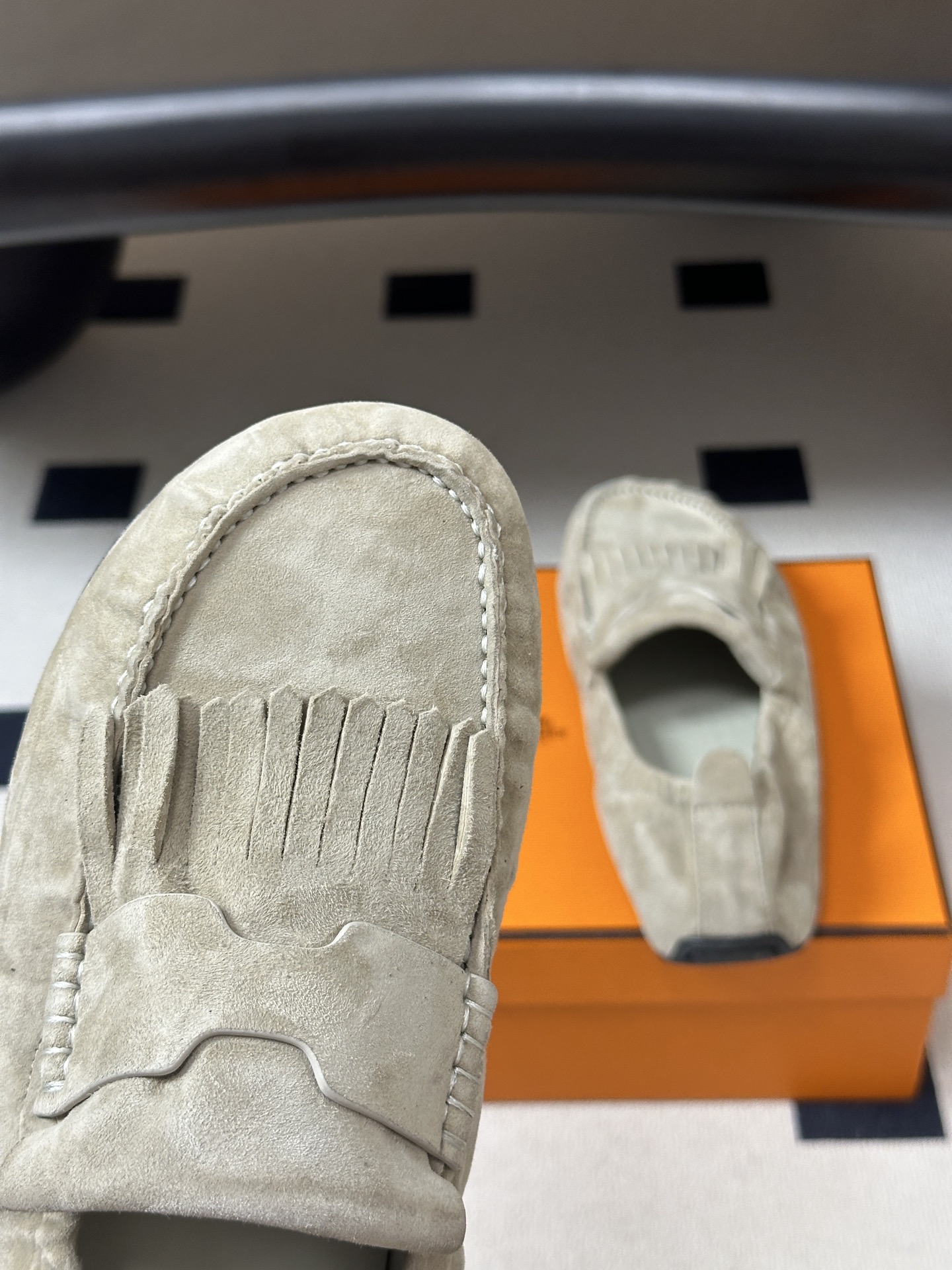 顶级品质 Hermes 爱马仕🐎H家 26s 早秋新款Nod乐福鞋系列麂皮绒面圆头复古老钱风乐福鞋流苏勃肯风平底休闲鞋 