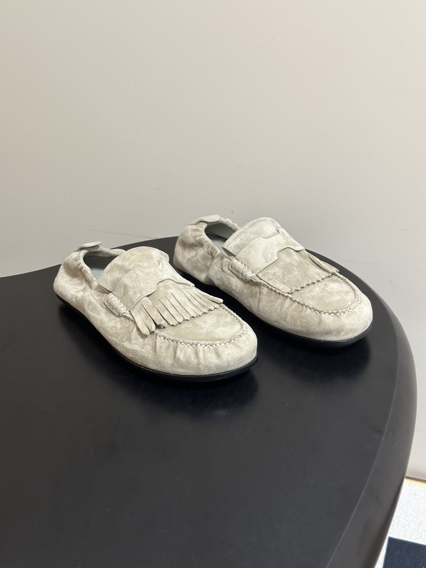 顶级品质 Hermes 爱马仕🐎H家 26s 早秋新款Nod乐福鞋系列麂皮绒面圆头复古老钱风乐福鞋流苏勃肯风平底休闲鞋 
