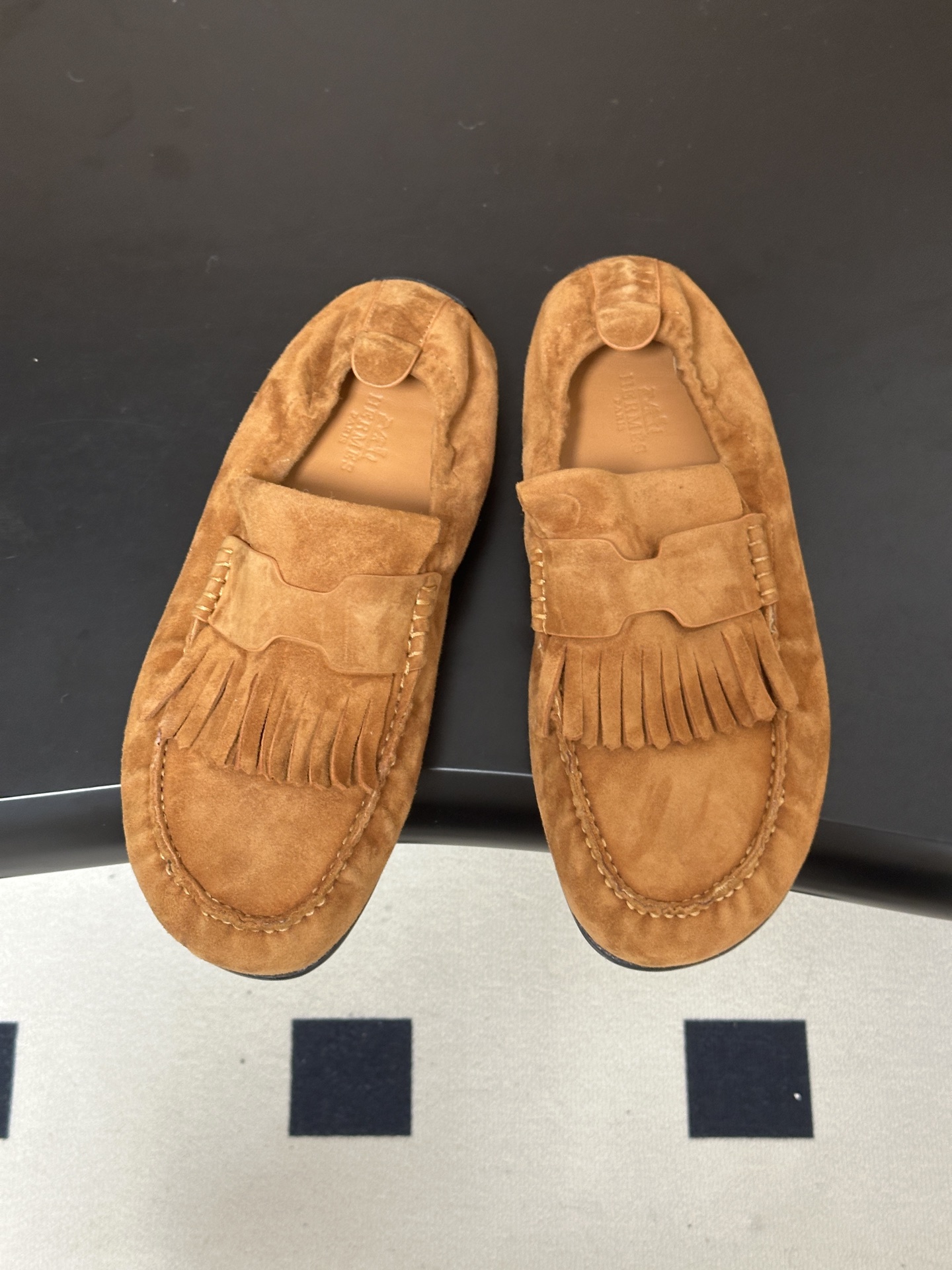 顶级品质 Hermes 爱马仕🐎H家 26s 早秋新款Nod乐福鞋系列麂皮绒面圆头复古老钱风乐福鞋流苏勃肯风平底休闲鞋 