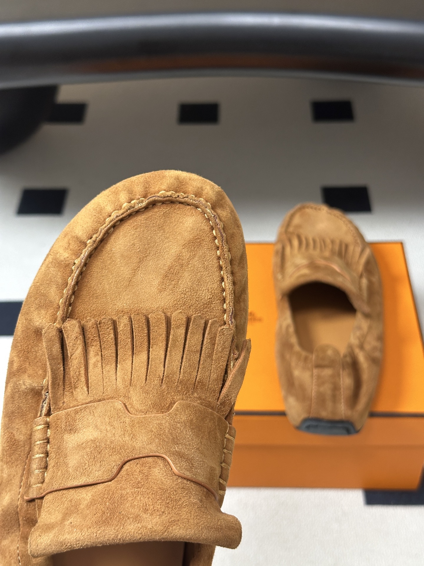 顶级品质 Hermes 爱马仕🐎H家 26s 早秋新款Nod乐福鞋系列麂皮绒面圆头复古老钱风乐福鞋流苏勃肯风平底休闲鞋 