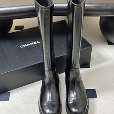 2026 秋冬新款 Chanel 26小香 经典双C骑士靴厚底一脚蹬直筒长靴复古牛油皮侧拉链长靴 套筒骑士靴绝对是帅气百 2026 秋冬新款 Chanel 26小香 经典双C骑士靴厚底一脚蹬直筒长靴复古牛油皮侧拉链长靴 套筒骑士靴绝对是帅气百