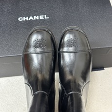 2026 秋冬新款 Chanel 26小香 经典双C骑士靴厚底一脚蹬直筒长靴复古牛油皮侧拉链长靴 套筒骑士靴绝对是帅气百 2026 秋冬新款 Chanel 26小香 经典双C骑士靴厚底一脚蹬直筒长靴复古牛油皮侧拉链长靴 套筒骑士靴绝对是帅气百