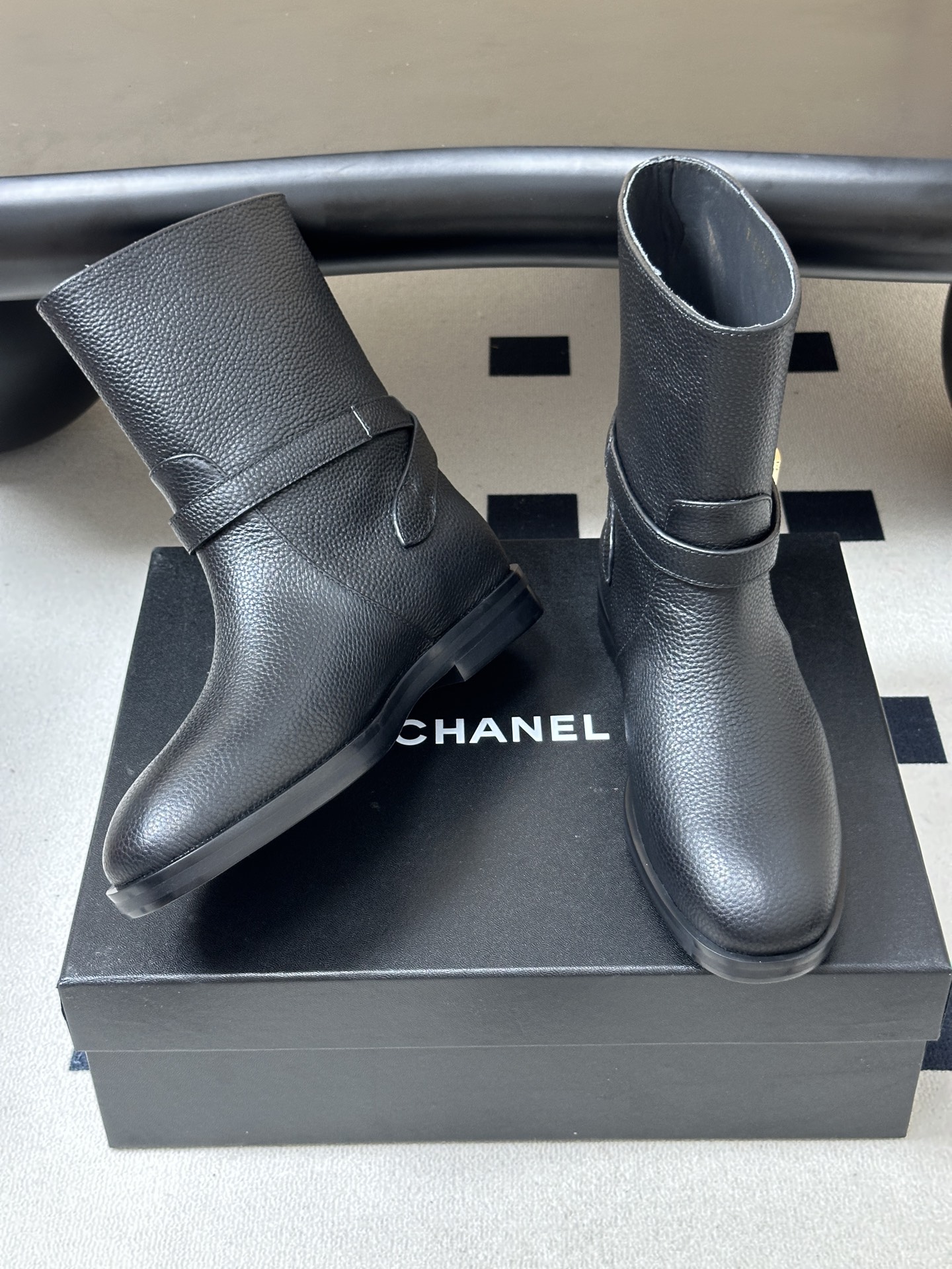 秋冬新款Chanel 小香26B 双C扣带直筒靴短靴/长靴系列 走秀款圆头粗跟长靴骑士靴直筒靴 非常爆真的是很耐看越看越