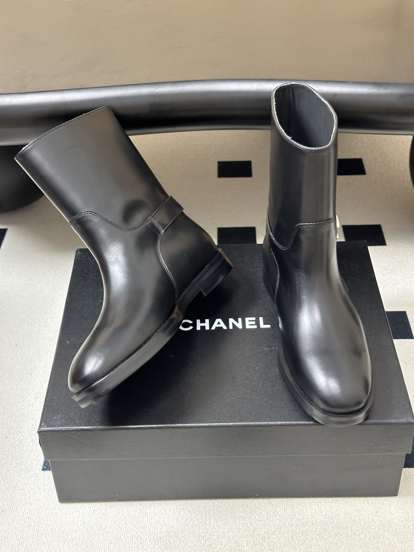 秋冬新款Chanel 小香26B 双C扣带直筒靴短靴/长靴系列 走秀款圆头粗跟长靴骑士靴直筒靴 非常爆真的是很耐看越看越