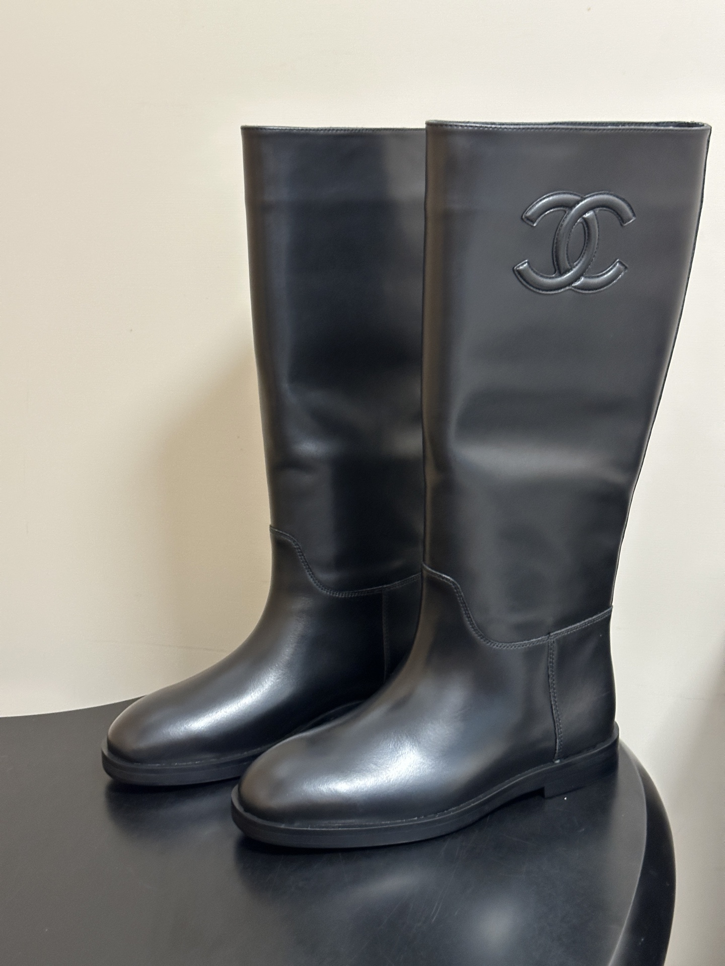 秋冬新款Chanel 小香26B 双C扣带直筒靴短靴/长靴系列 走秀款圆头粗跟长靴骑士靴直筒靴 非常爆真的是很耐看越看越