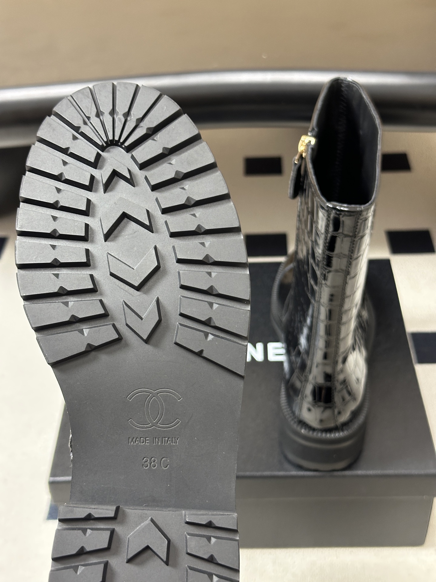 2026 秋冬新款 Chanel 26小香 经典双C骑士靴厚底一脚蹬直筒短靴鳄鱼纹皮复古牛油皮侧拉链马丁靴 套筒骑士靴绝