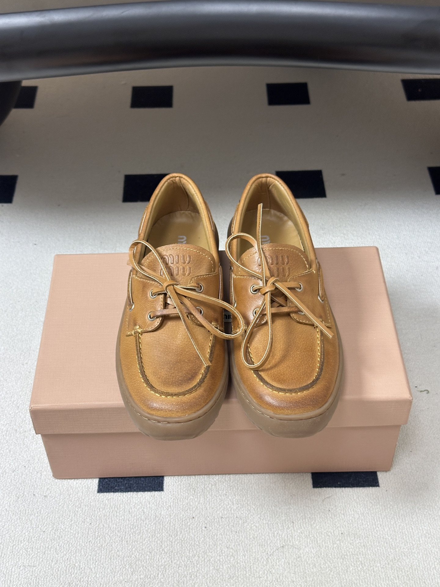 26ss 早秋新款MIUMIU 缪缪 英伦风圆头芭蕾舞鞋学院风复古绑带平底休闲单鞋系带乐福鞋 Miu Miu芭蕾鞋时髦又