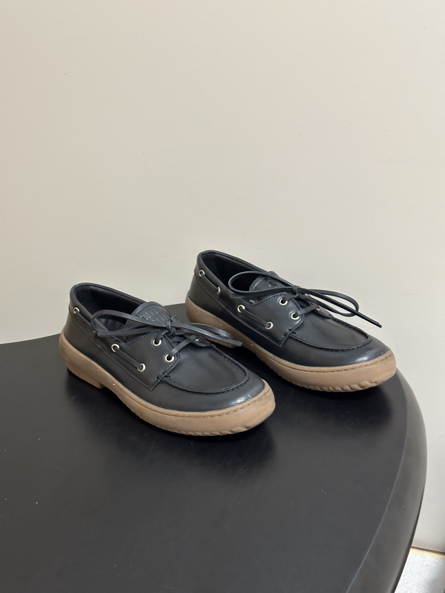 26ss 早秋新款MIUMIU 缪缪 英伦风圆头芭蕾舞鞋学院风复古绑带平底休闲单鞋系带乐福鞋 Miu Miu芭蕾鞋时髦又