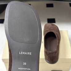 Lemaire 2026ss春夏新款 方圆头平底简约休闲乐福鞋老钱风舒适一脚蹬小皮鞋 很圆润的设计,看样子上脚皮质都很舒 Lemaire 2026ss春夏新款 方圆头平底简约休闲乐福鞋老钱风舒适一脚蹬小皮鞋 很圆润的设计,看样子上脚皮质都很舒
