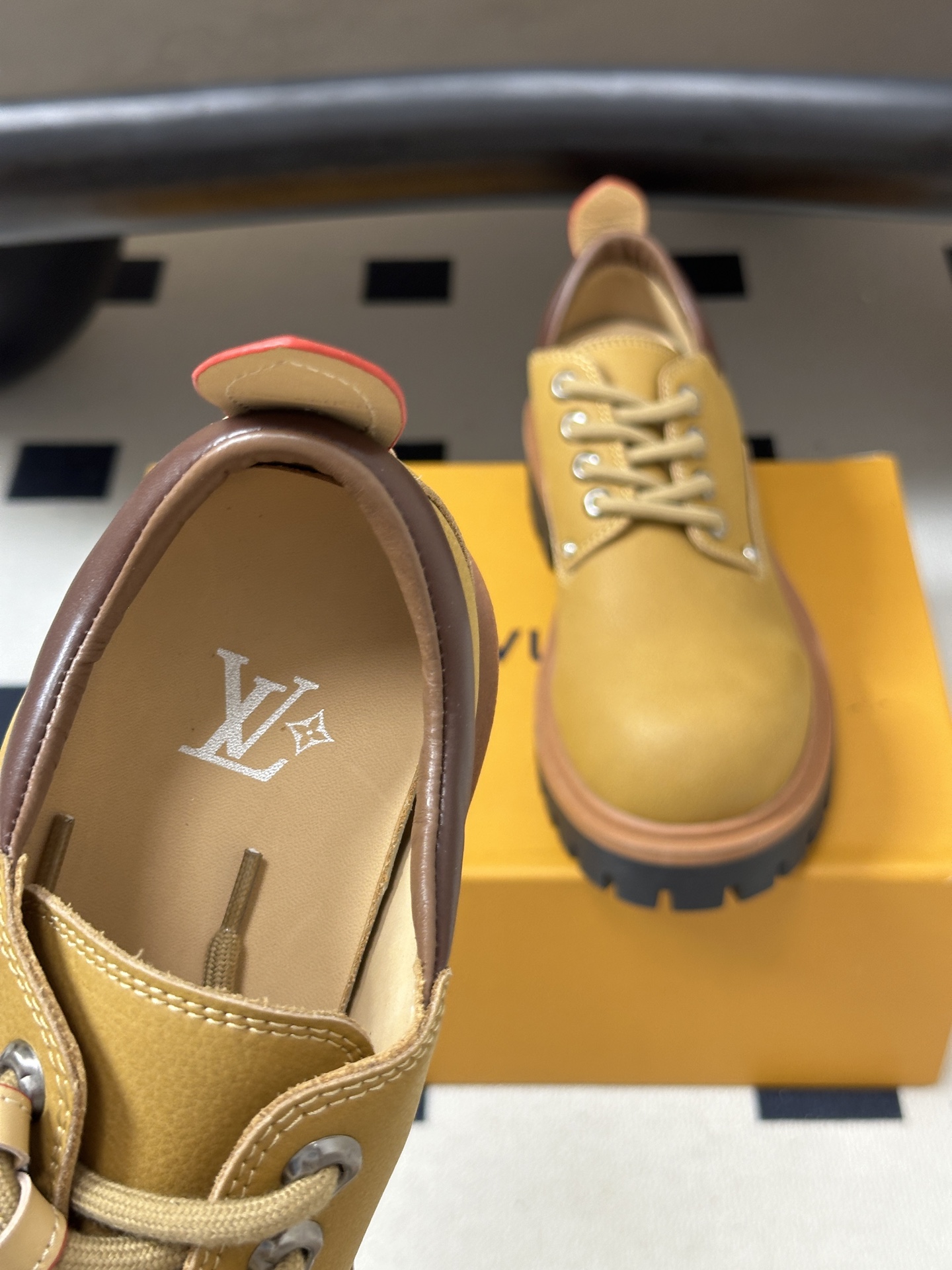 26Ss早秋新款Louis vuiteeon LV BUBBLE 情侣款厚底小皮鞋系带乐福鞋 LV Bubble 系带鞋 26Ss早秋新款Louis vuiteeon LV BUBBLE 情侣款厚底小皮鞋系带乐福鞋 LV Bubble 系带鞋