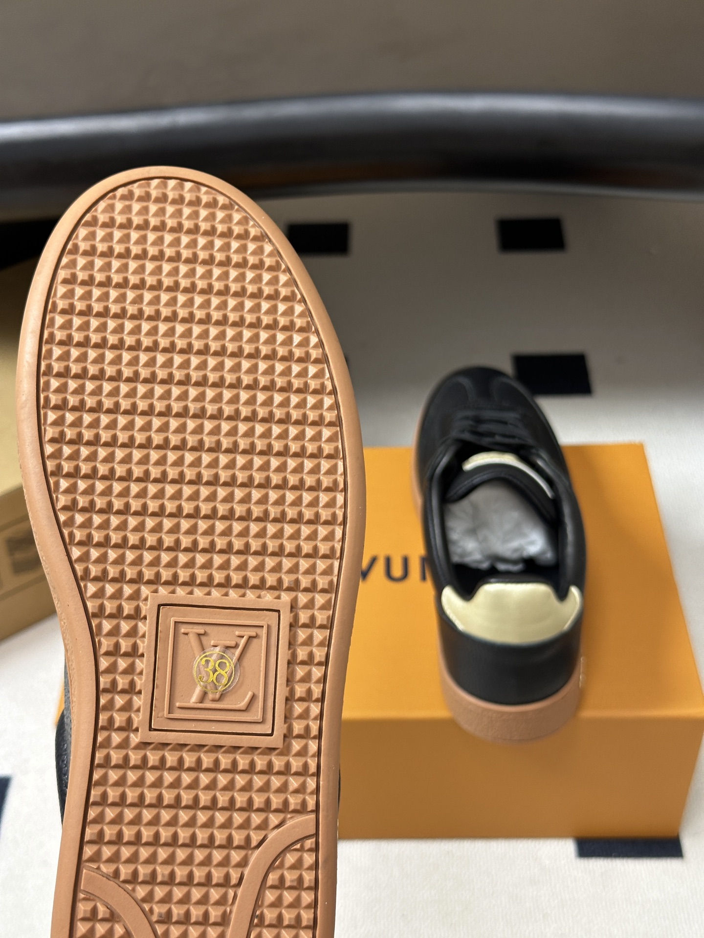2026春夏新款 LOUIS VUITTON 路易威登 LV FRONTROW运动鞋系列厚底休闲运动鞋 本款Frontr 2026春夏新款 LOUIS VUITTON 路易威登 LV FRONTROW运动鞋系列厚底休闲运动鞋 本款Frontr