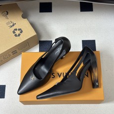 26ss春夏新款 LOUIS VUITTON 路易威登 LV LUNA尖头复古高跟鞋渐变跟经典金属五金字母扣单鞋 本款L 26ss春夏新款 LOUIS VUITTON 路易威登 LV LUNA尖头复古高跟鞋渐变跟经典金属五金字母扣单鞋 本款L