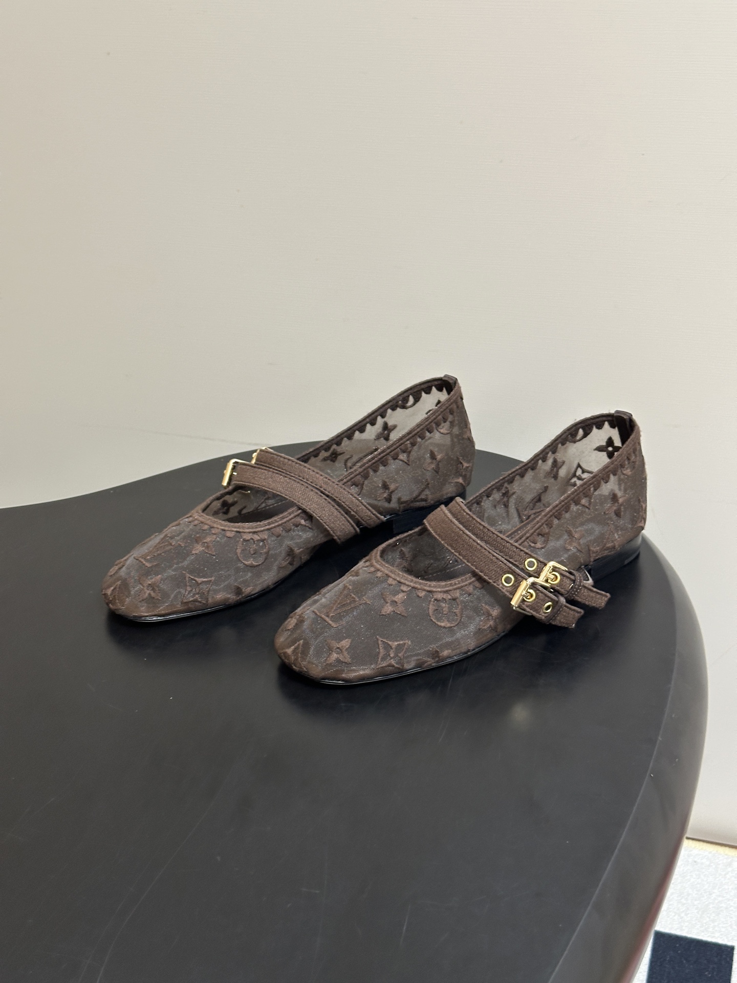 26Ss 早秋新款Louis Vuitton LV BELLA 芭蕾鞋经典字母刺绣网纱玛丽珍鞋搭扣平底单鞋 本款Bell