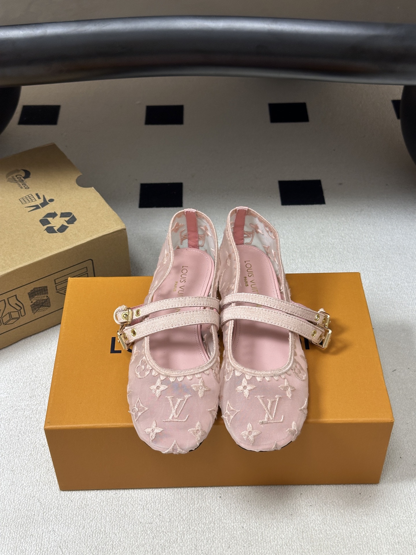 26Ss 早秋新款Louis Vuitton LV BELLA 芭蕾鞋经典字母刺绣网纱玛丽珍鞋搭扣平底单鞋 本款Bell