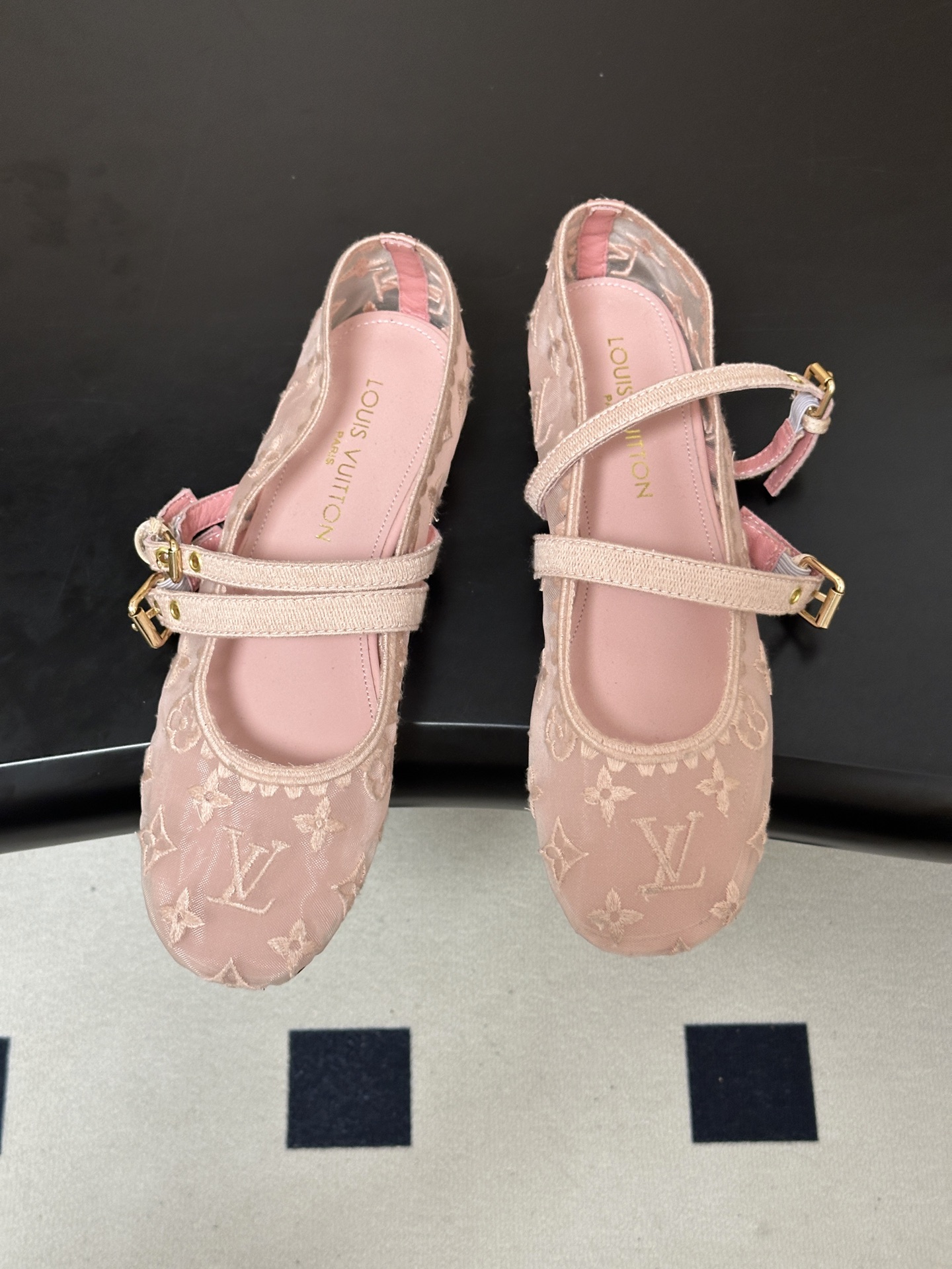 26Ss 早秋新款Louis Vuitton LV BELLA 芭蕾鞋经典字母刺绣网纱玛丽珍鞋搭扣平底单鞋 本款Bell