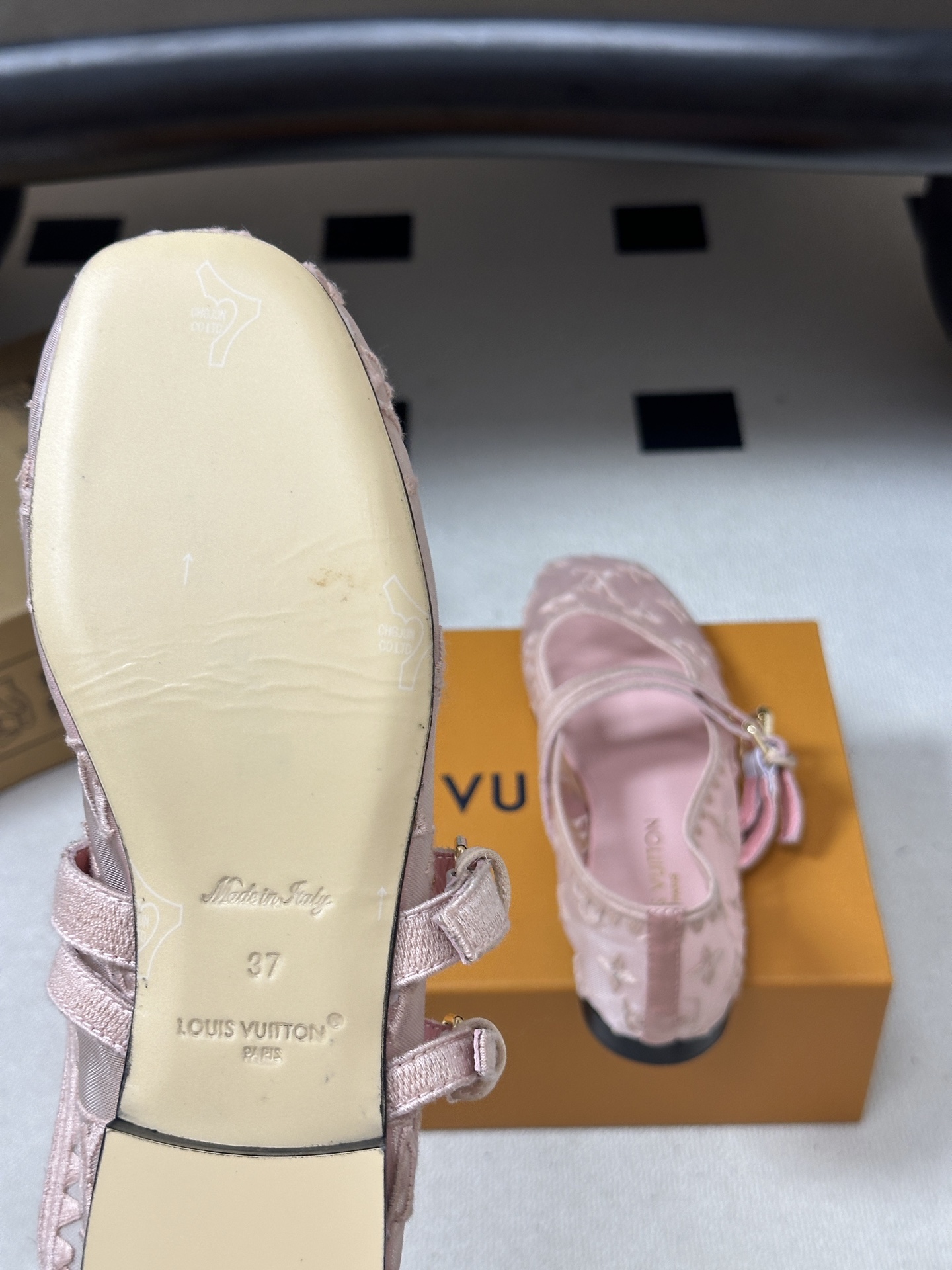 26Ss 早秋新款Louis Vuitton LV BELLA 芭蕾鞋经典字母刺绣网纱玛丽珍鞋搭扣平底单鞋 本款Bell