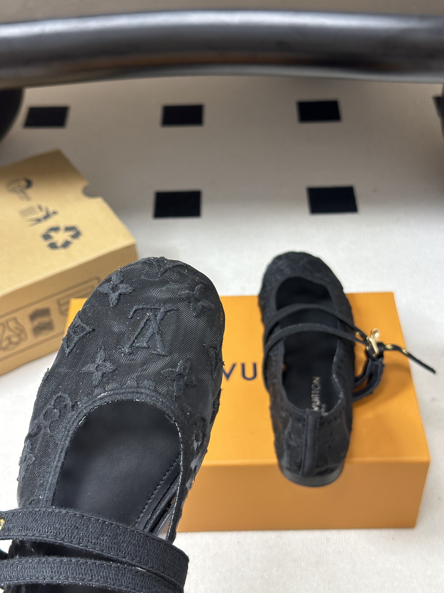 26Ss 早秋新款Louis Vuitton LV BELLA 芭蕾鞋经典字母刺绣网纱玛丽珍鞋搭扣平底单鞋 本款Bell
