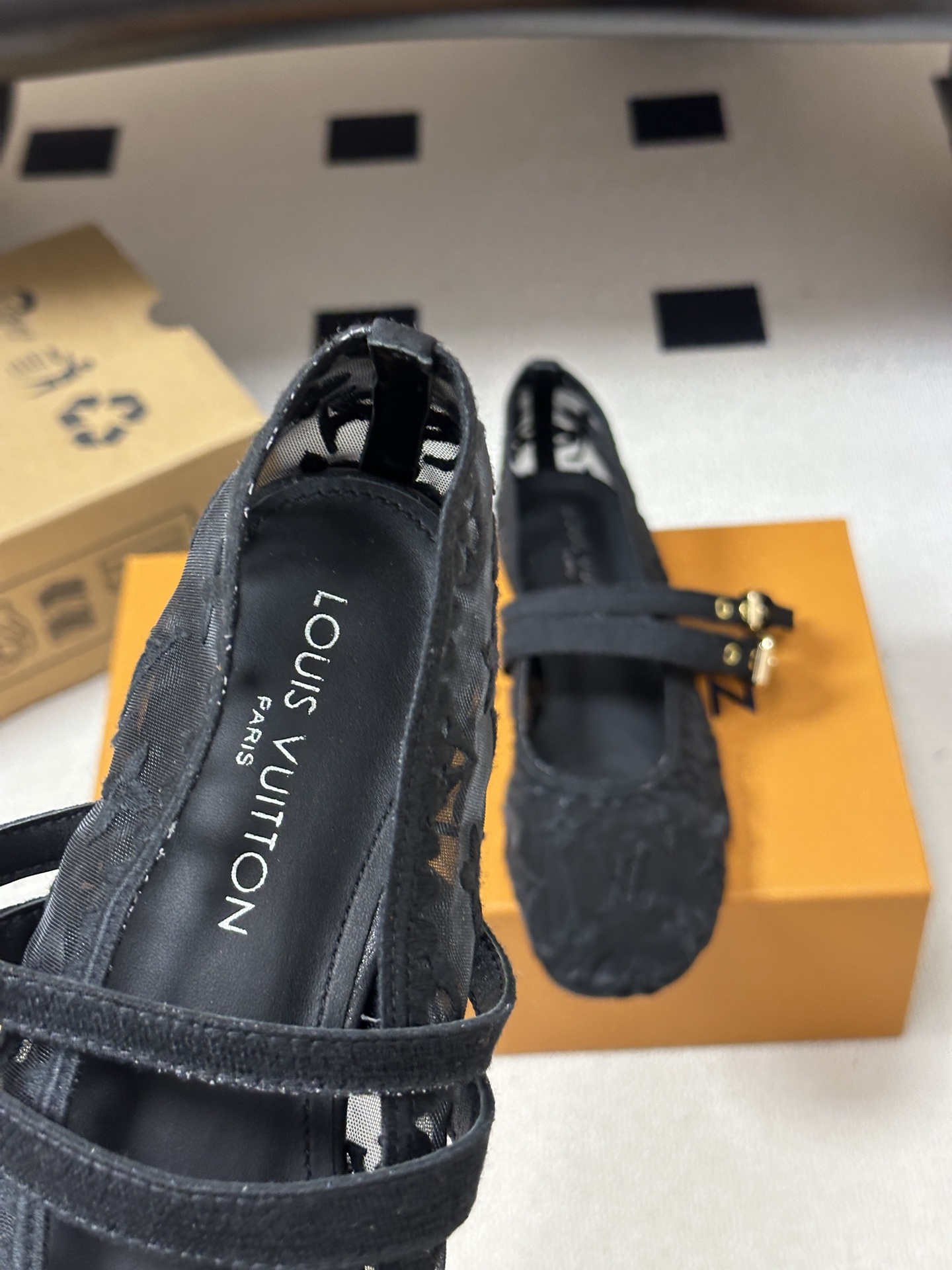 26Ss 早秋新款Louis Vuitton LV BELLA 芭蕾鞋经典字母刺绣网纱玛丽珍鞋搭扣平底单鞋 本款Bell
