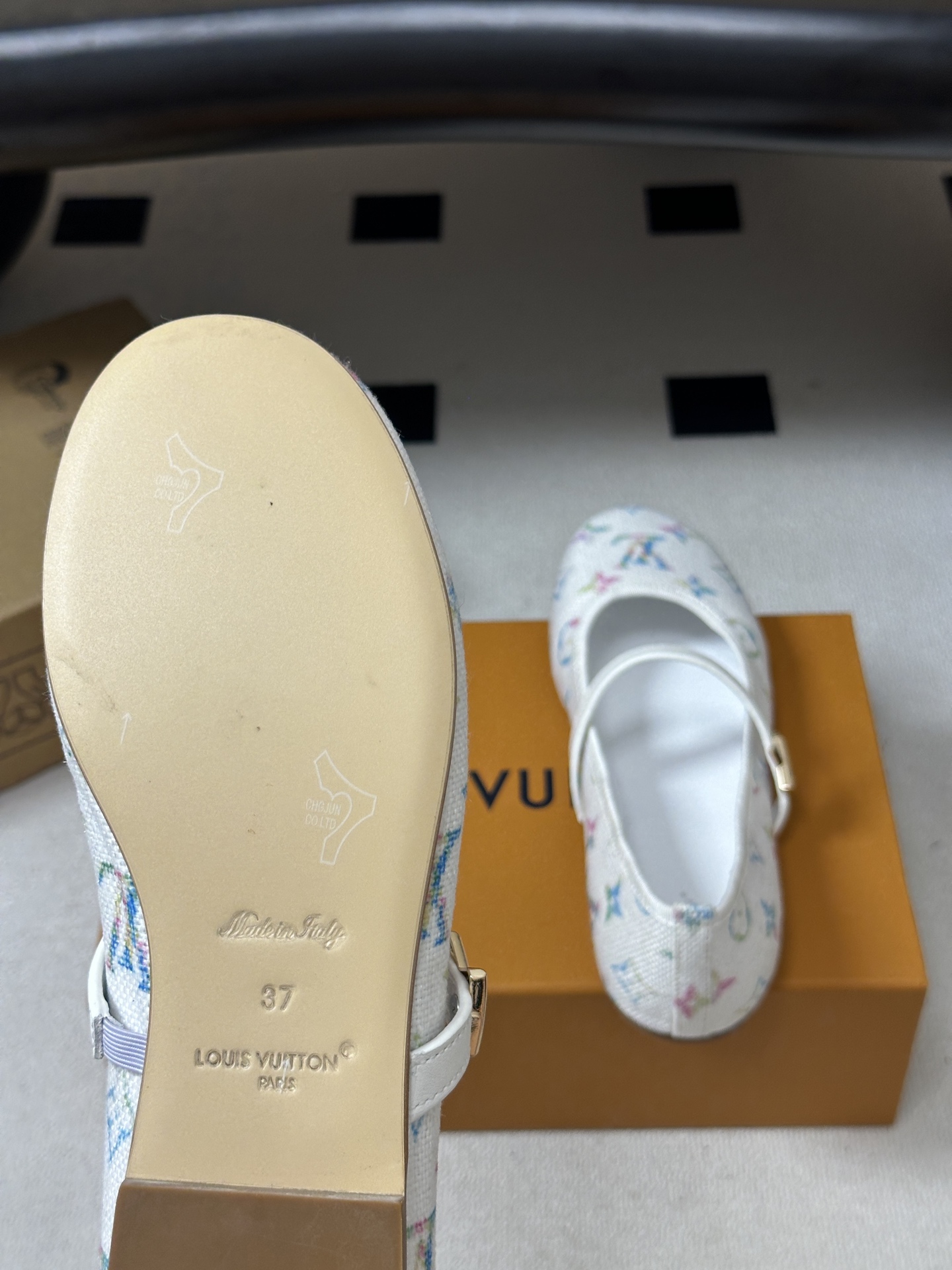 26Ss 早秋新款Louis Vuitton LV ROMY芭蕾舞鞋扣带玛丽珍鞋平底单鞋 本款Romy平底芭蕾鞋以 Mo