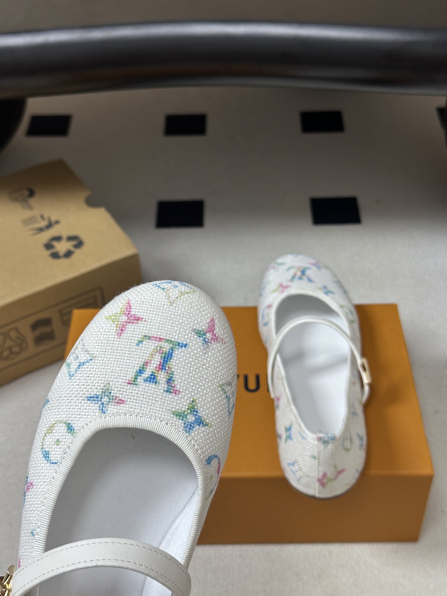 26Ss 早秋新款Louis Vuitton LV ROMY芭蕾舞鞋扣带玛丽珍鞋平底单鞋 本款Romy平底芭蕾鞋以 Mo