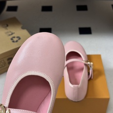 26Ss 早秋新款Louis Vuitton LV ROMY芭蕾舞鞋扣带玛丽珍鞋平底单鞋 本款Romy平底芭蕾鞋以 Mo 26Ss 早秋新款Louis Vuitton LV ROMY芭蕾舞鞋扣带玛丽珍鞋平底单鞋 本款Romy平底芭蕾鞋以 Mo