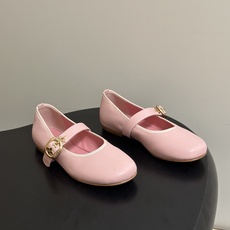 26Ss 早秋新款Louis Vuitton LV ROMY芭蕾舞鞋扣带玛丽珍鞋平底单鞋 本款Romy平底芭蕾鞋以 Mo 26Ss 早秋新款Louis Vuitton LV ROMY芭蕾舞鞋扣带玛丽珍鞋平底单鞋 本款Romy平底芭蕾鞋以 Mo