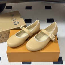 26Ss 早秋新款Louis Vuitton LV ROMY芭蕾舞鞋扣带玛丽珍鞋平底单鞋 本款Romy平底芭蕾鞋以 Mo 26Ss 早秋新款Louis Vuitton LV ROMY芭蕾舞鞋扣带玛丽珍鞋平底单鞋 本款Romy平底芭蕾鞋以 Mo