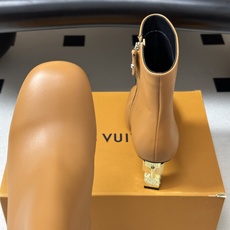 26ss秋冬新款Louis Vuitton LV Cube高跟短靴最新钻石水晶跟侧拉链短靴复古风及踝靴 本款LV Cub 26ss秋冬新款Louis Vuitton LV Cube高跟短靴最新钻石水晶跟侧拉链短靴复古风及踝靴 本款LV Cub